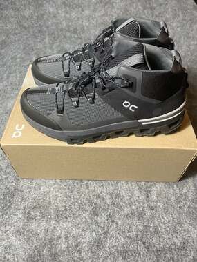 On Running Women's Cloudtrax Hiking Shoes Black/Rock Size 10